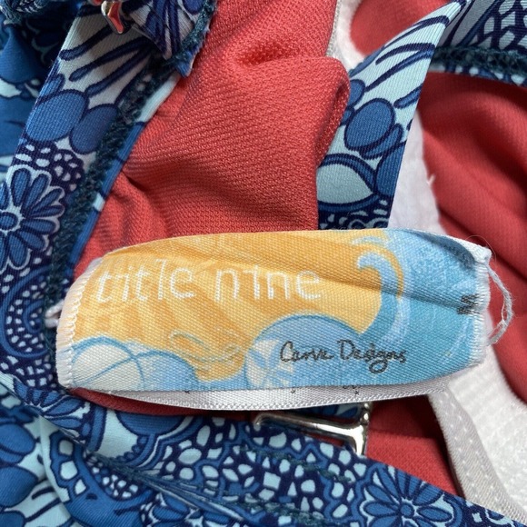 TITLE NINE Carve Design Blue Floral One-Piece Bathing Suit Size Medium Swim - Picture 3 of 12